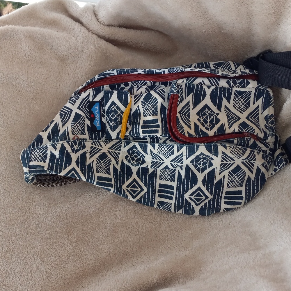 KAVA Sling Bag Multicolor 2- pockets on Front Zipper Lined Backpack